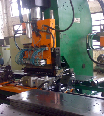 CNC Plate Punching Machine for Truck/Lorry Stringers PPL1255